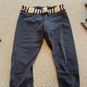 Lululemon navy inspire leggings